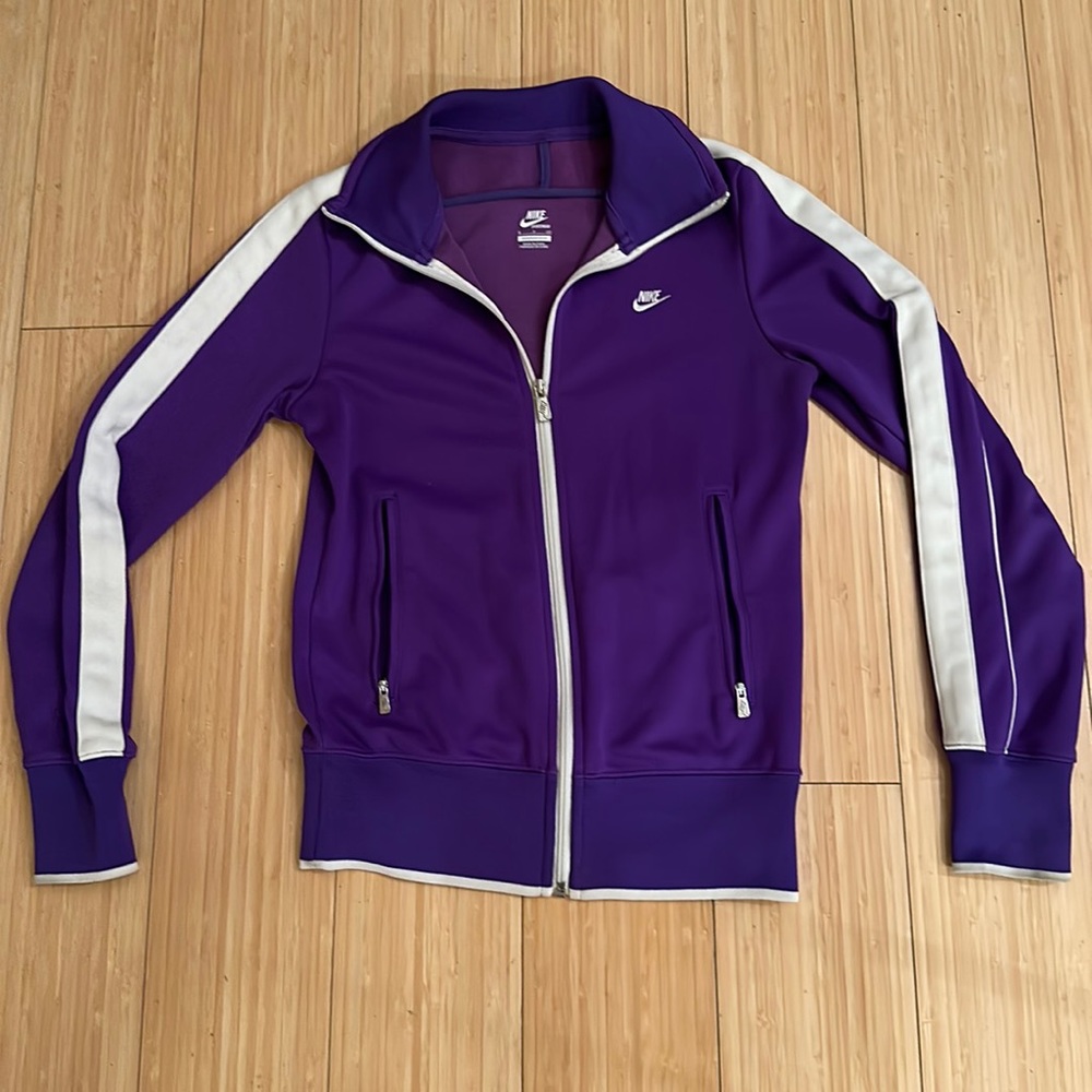 Women’s purple Nike track jacket size small